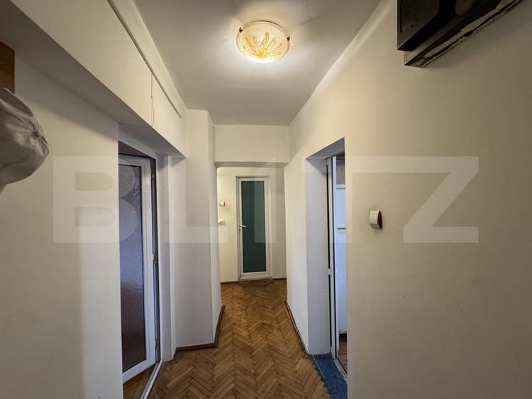 Apartament cu 4 camere decomandat, mobilat în Central