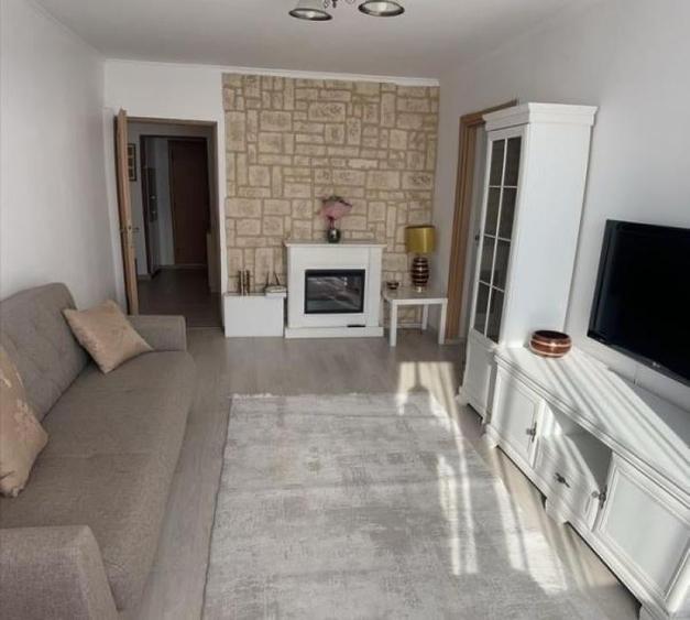 Apartament cu 4 camere, mobilat în Berceni