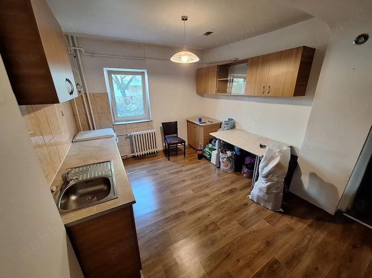 Apartament cu 2 camere semidecomandat în Soarelui