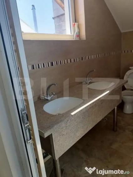 Casă cu 5 camere cu Teren 100 Mp în Central