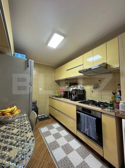 Apartament cu 4 camere decomandat, mobilat în Central