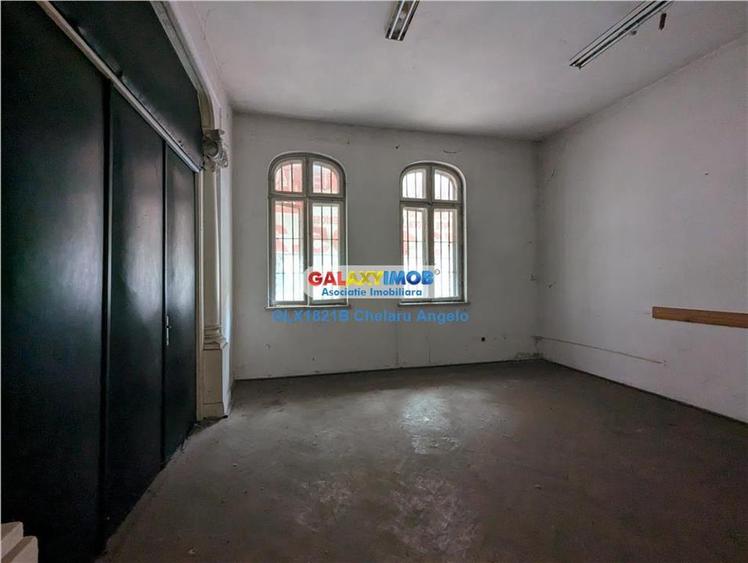 Casă cu 10 camere cu Teren 521 Mp în Cișmigiu