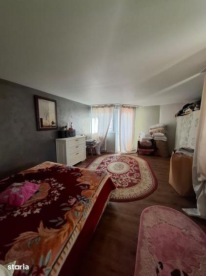 Vand Casa Parter Etaj, 5 Camere, bucatarie 2 Bai, 240 m2 Zona Horpaz - 2