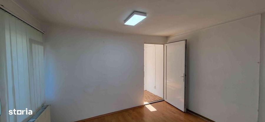 Spațiu comercial, de 25 mp, în Central
