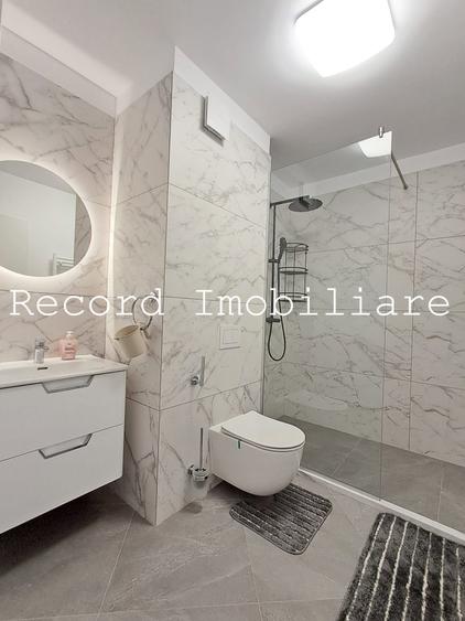 Apartament cu 4 camere semidecomandat în Mărăști