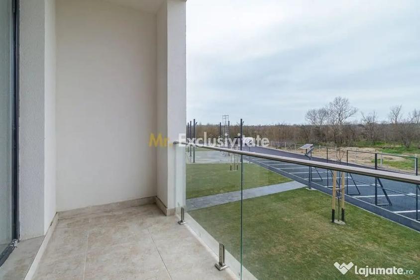 Apartament cu 3 camere semidecomandat în 1 Decembrie