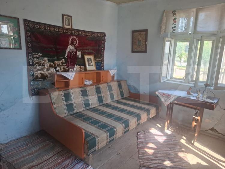 Casă individuală cu 2 camere cu Teren 5000 Mp în Mogoșani