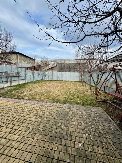 Casă cu 3 camere decomandat în Ultracentral