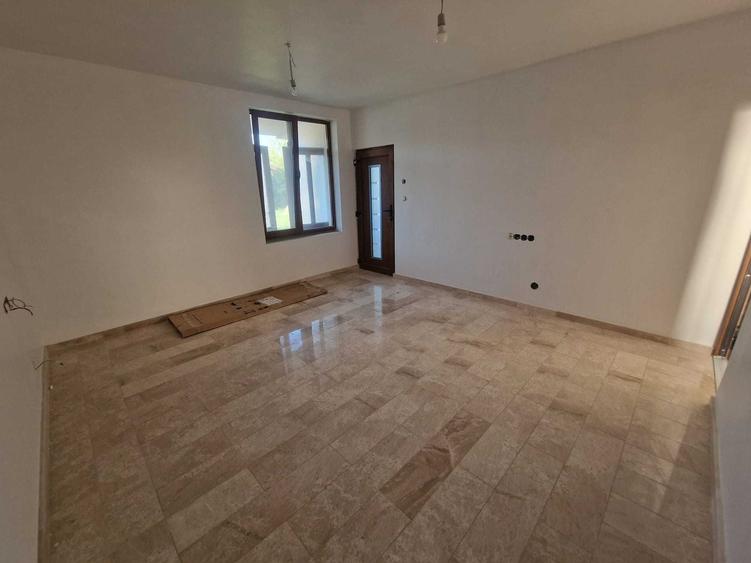 Casă cu 2 camere în Sic
