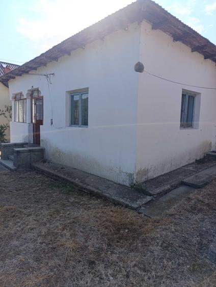 Casă cu 3 camere în Ștefănești