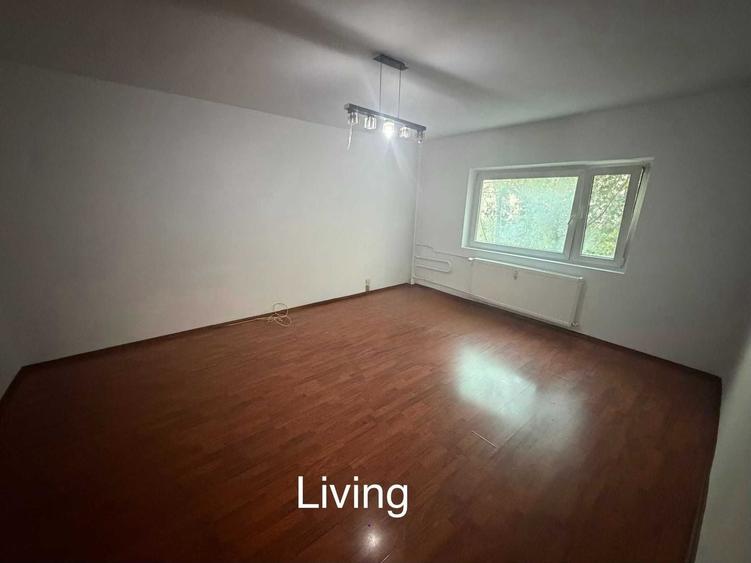 Apartament cu 3 camere decomandat în Nerva Traian