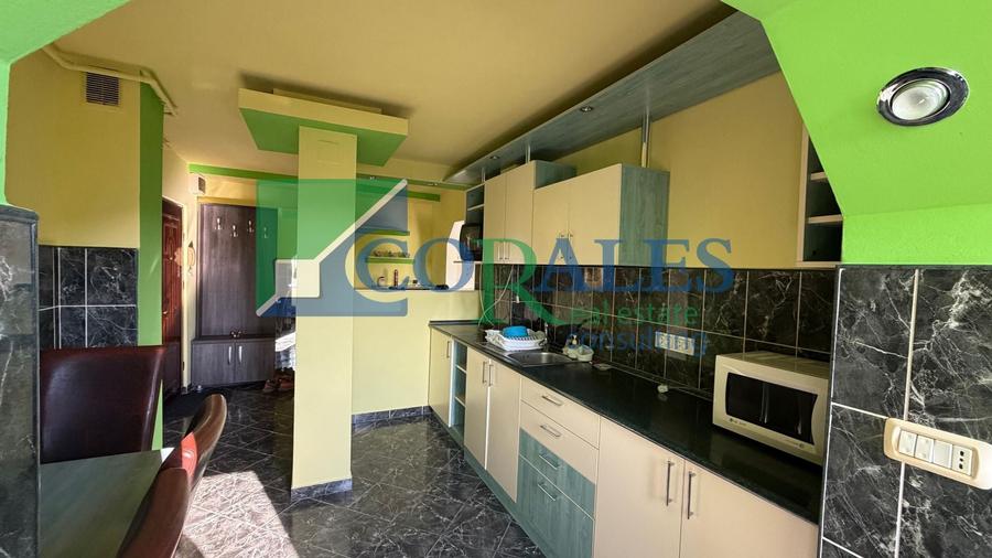Apartament cu 3 camere decomandat, mobilat în Girocului