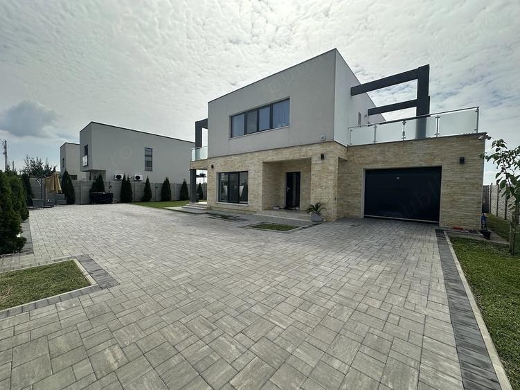 Casă cu 5 camere cu Teren 600 Mp în Central