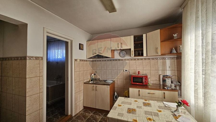Casă cu 5 camere cu Teren 2078 Mp în Bogata