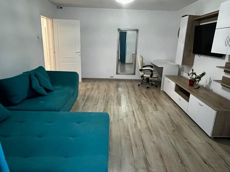 Apartament cu 3 camere decomandat în Sebastian