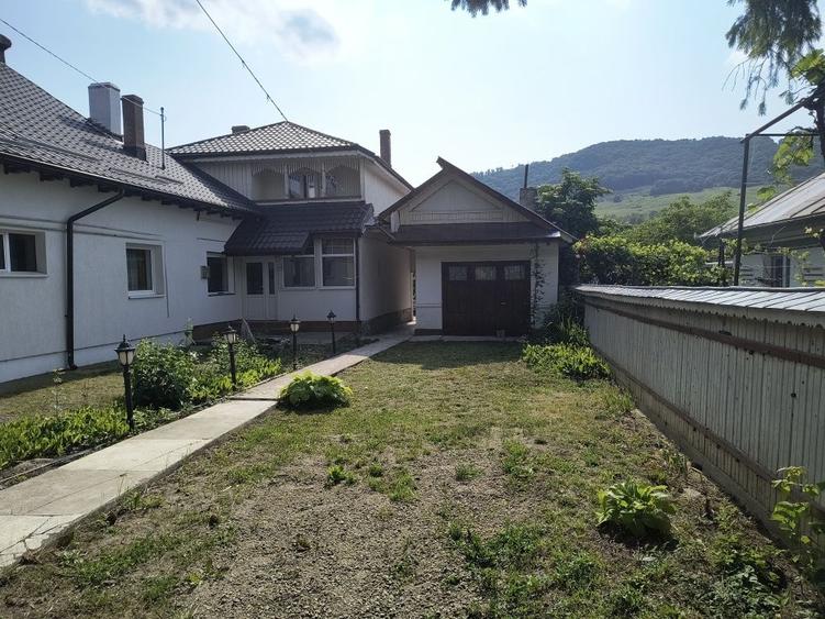 Casă cu 4 camere în Central