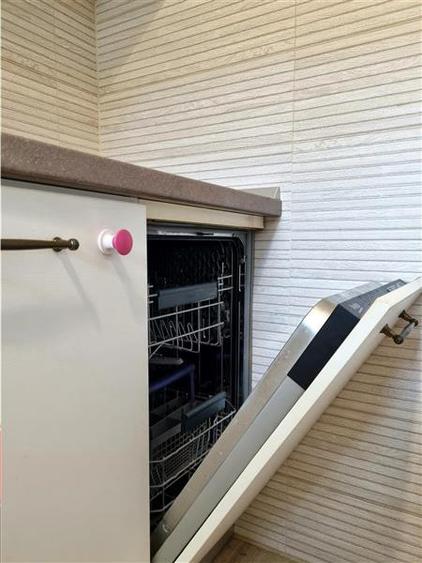 Apartament cu 2 camere semidecomandat, mobilat în 1 Mai