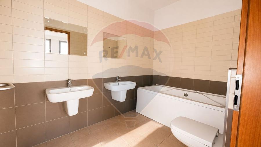 Birou, de 74.849998474121 mp, în Bistrița Lac