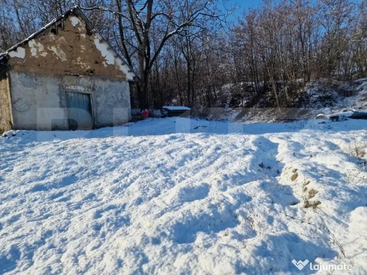 Teren de 79000 mp, în Central