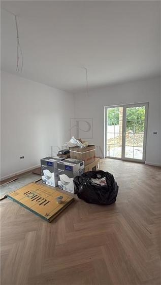 Duplex cu 3 camere cu Canalizare în Moșnița Nouă