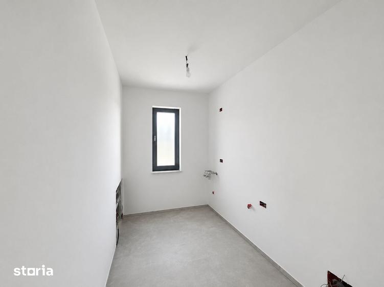 Casă cu 4 camere cu Teren 400 Mp în Domnești