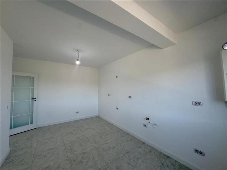Casă individuală cu 4 camere cu Teren 660 Mp în Bârnova