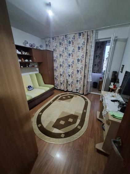 Apartament cu 2 camere decomandat în Govândari