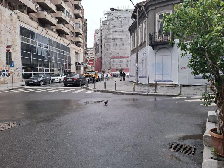 Spațiu comercial, de 60 mp, în Universitate