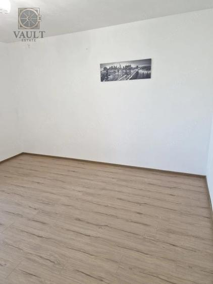 Garsonieră semidecomandată în Titan