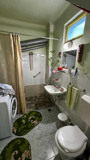 Casă cu 4 camere cu Teren 500 Mp în Central