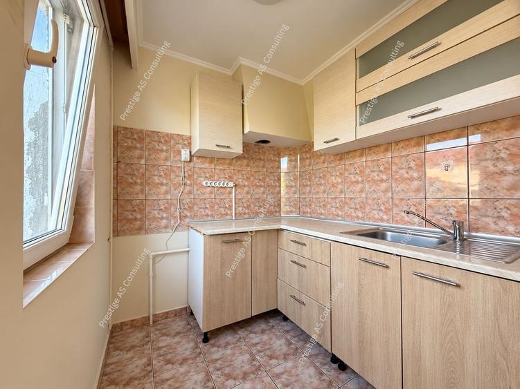 Apartament cu 3 camere semidecomandat în Șagului