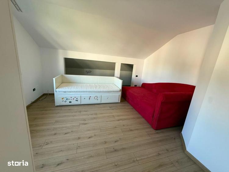 Casă cu 4 camere în Roșu