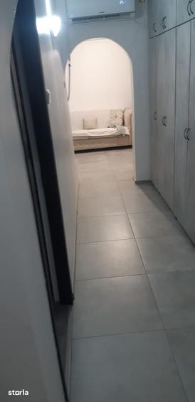 Apartament cu 3 camere în Apărătorii Patriei