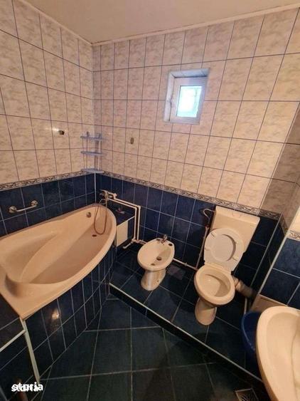 Casă cu 5 camere cu Teren 154 Mp în Central
