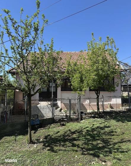 Casă cu 2 camere cu Teren 1000 Mp în Cojocna