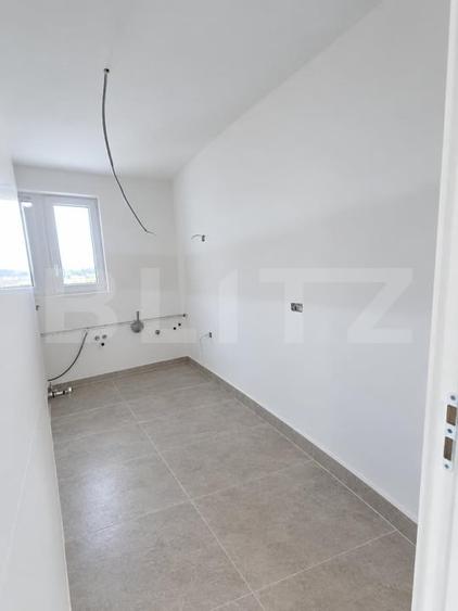Penthouse cu 3 camere decomandat în Tractorul