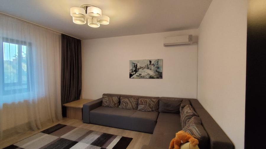 Apartament cu 3 camere decomandat în Drumul Taberei