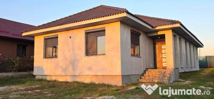 Casă cu 3 camere cu Teren 450 Mp în Nufărul