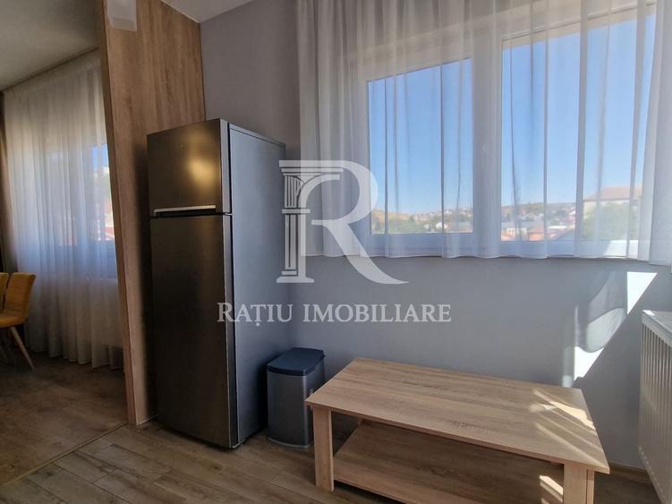 Apartament cu 3 camere decomandat, mobilat în Spitalul Județean