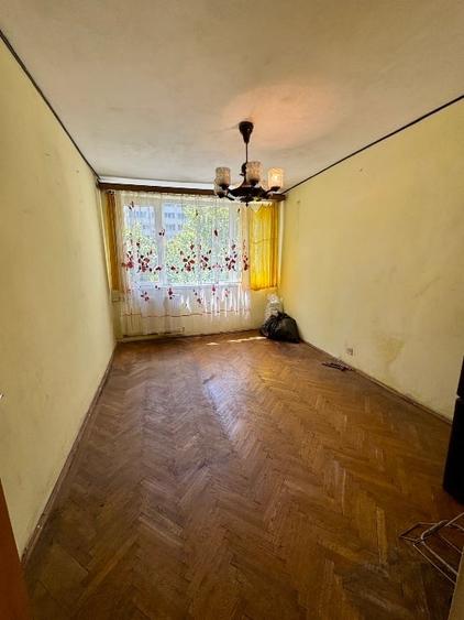 Apartament cu 3 camere decomandat în Colentina