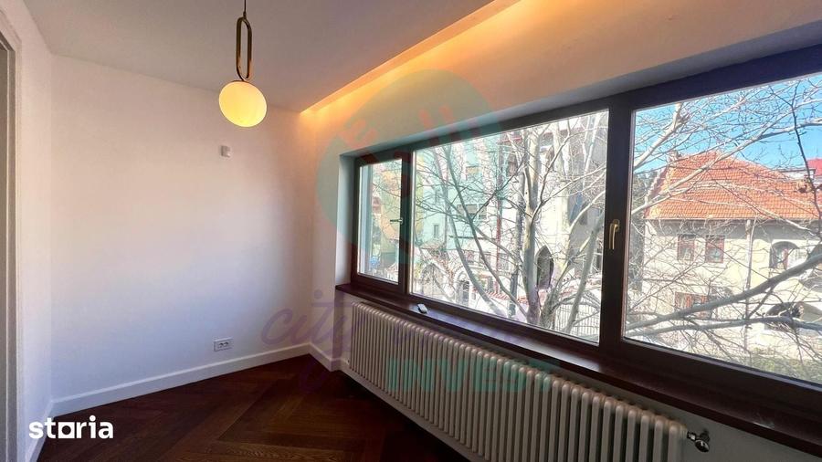 Casă cu 7 camere cu Teren 276 Mp în Cotroceni