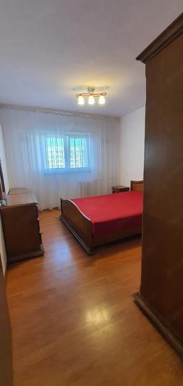 Apartament cu 3 camere decomandat în Colentina