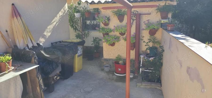 Casă cu 6 camere cu Teren 230 Mp în Viile Noi