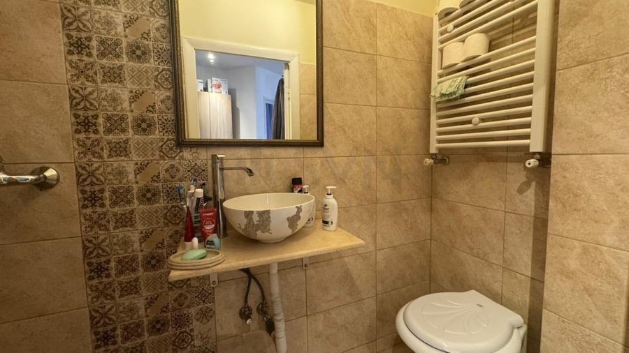 Apartament cu 2 camere semidecomandat în Cișmigiu