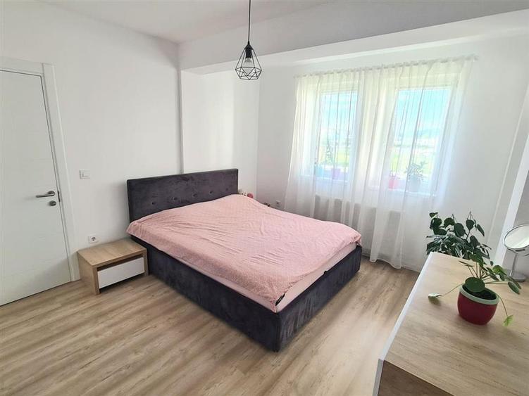 Apartament cu 2 camere semidecomandat, mobilat în Industrial Est