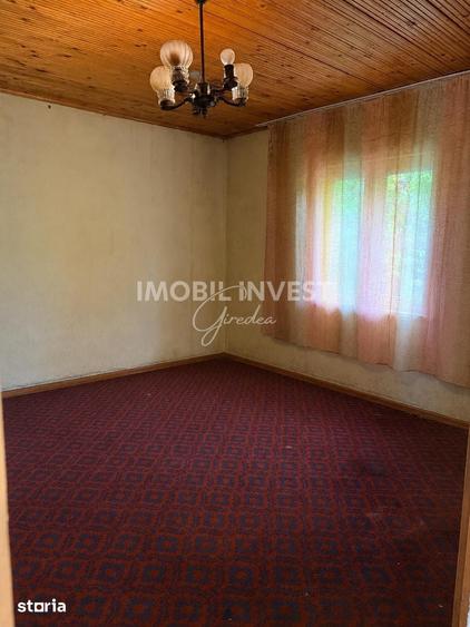 Casă cu 5 camere cu Teren 5280 Mp în Central