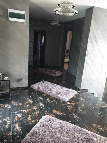 Casă cu 5 camere cu Teren 950 Mp în Central