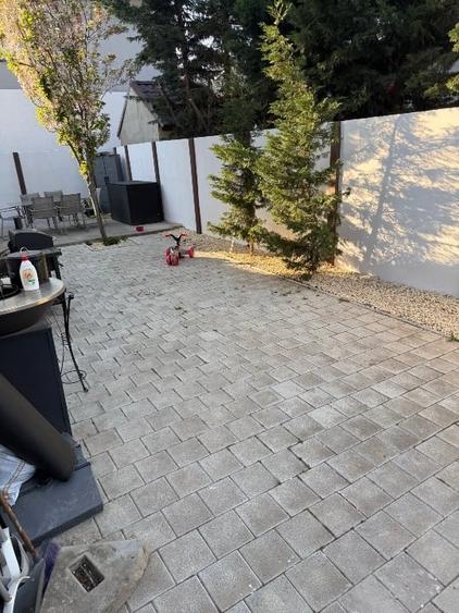 Casă individuală cu 5 camere cu Canalizare în Central