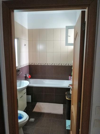 Apartament cu 2 camere decomandat în Florești