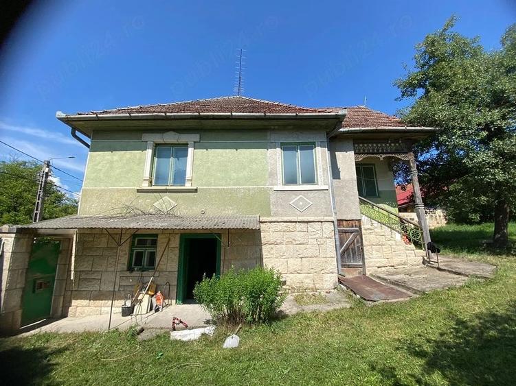 Casă cu 3 camere cu Teren 2350 Mp în Viștea